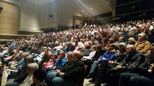 Large crowd of voters in the general meeting for the Republican caucus.