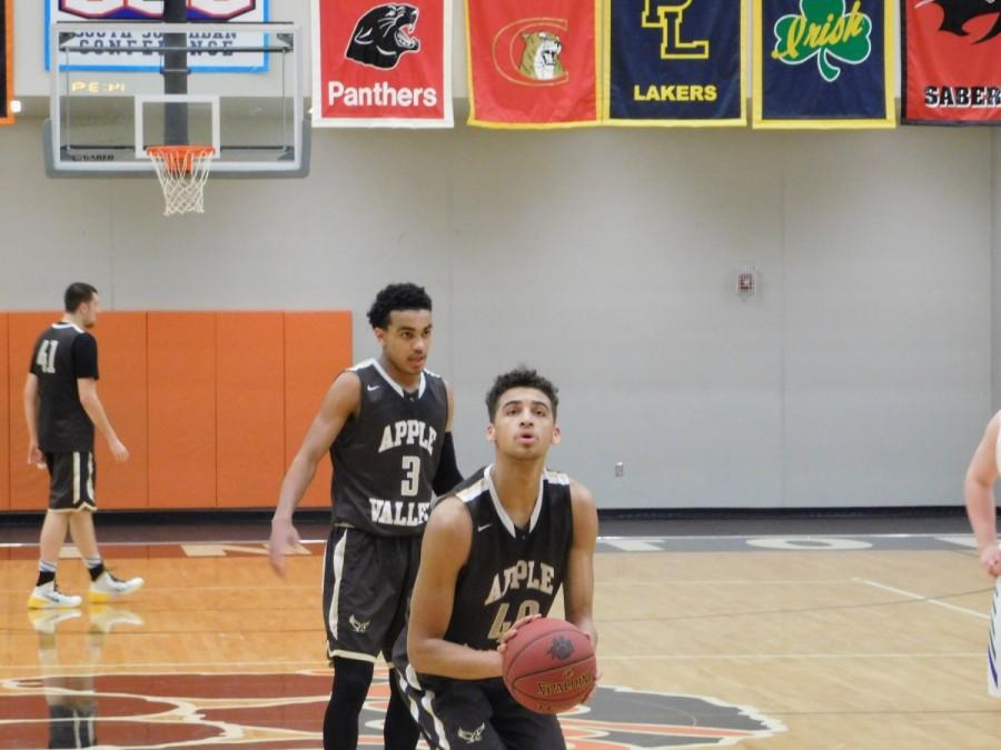 Senior captain Cam Kirksey shoots a free throw in the second half.