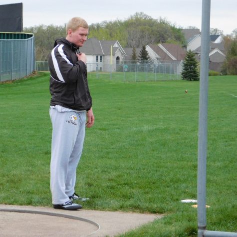 Kieran McKeag getting ready to throw discus.