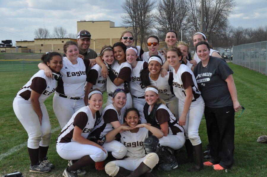 The team poses post-win.