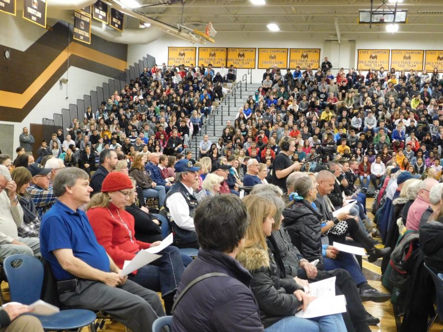 Veterans from the Apple Valley Community gather in the AVHS gym.