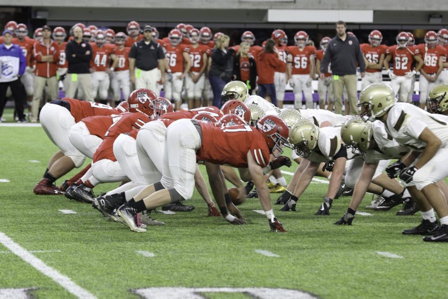 Apple Valley and Elk River line up before a snap.